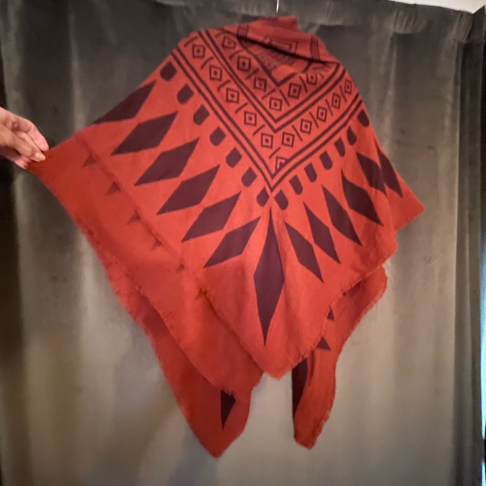 Saks Fifth Avenue shawl/wrap - Picture 3 of 10